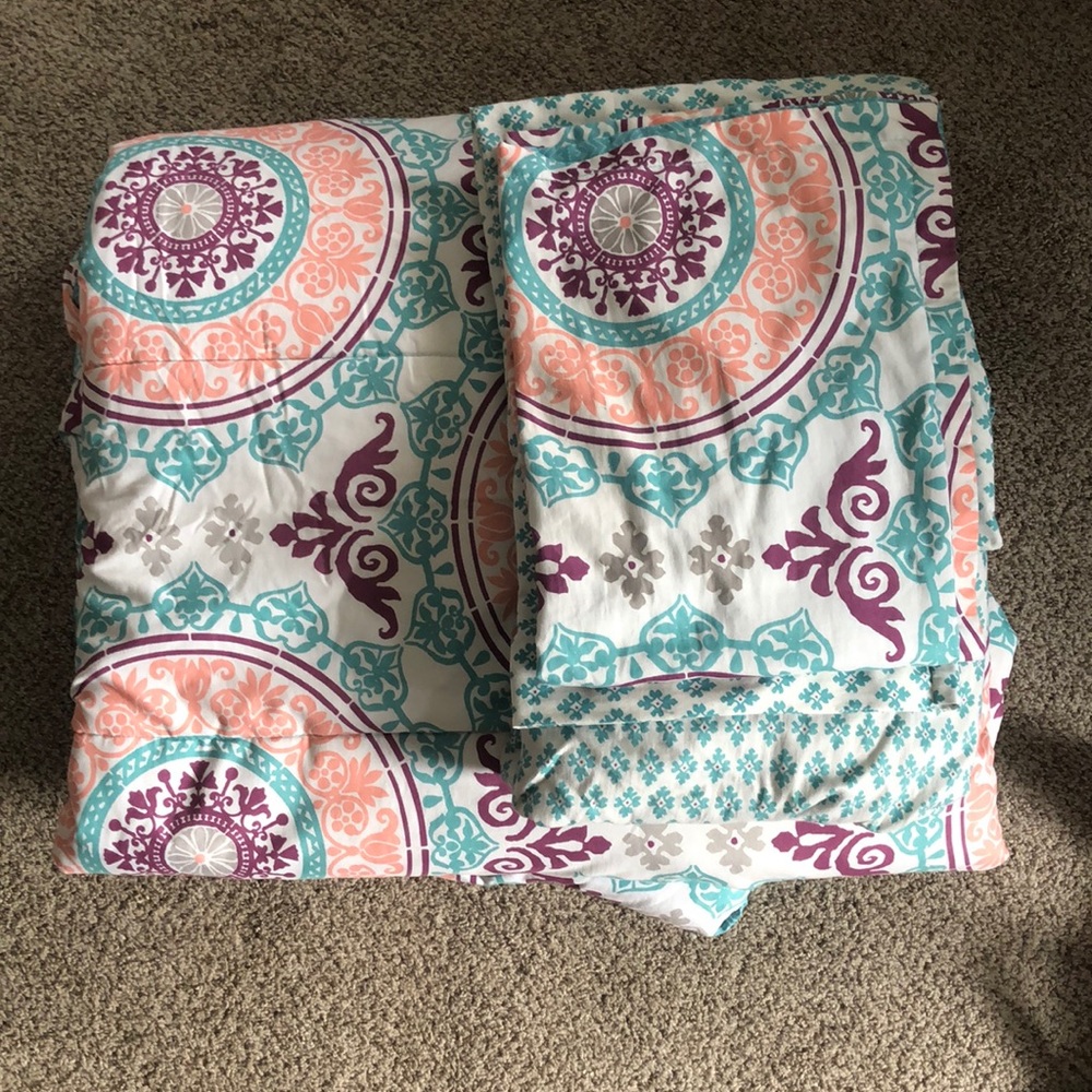 Twin sized bedding